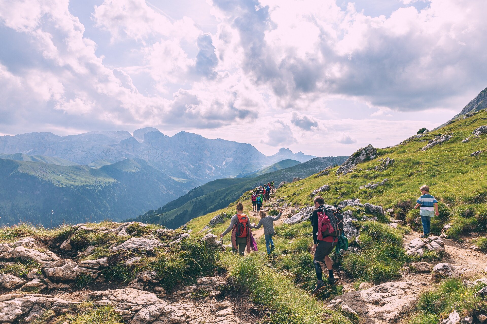 Trekking sulle Dolomiti in Val di Fassa | © Patricia Ramirez - Archivio Immagini ApT Val di Fassa
