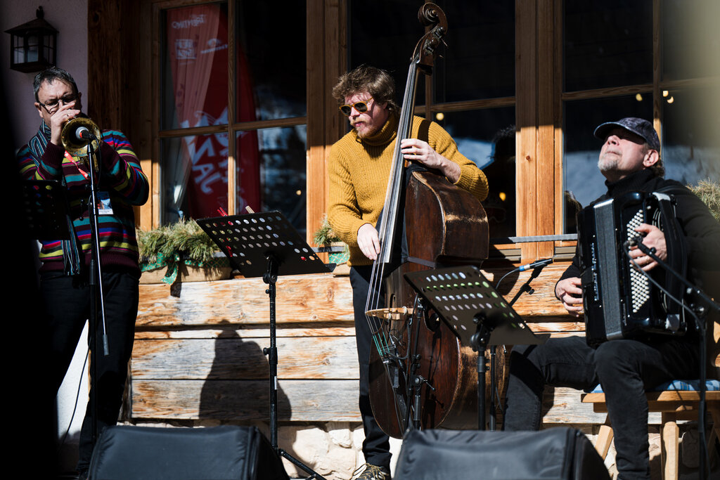 Dolomiti Ski Jazz - Concerto in rifugio sulle piste da sci