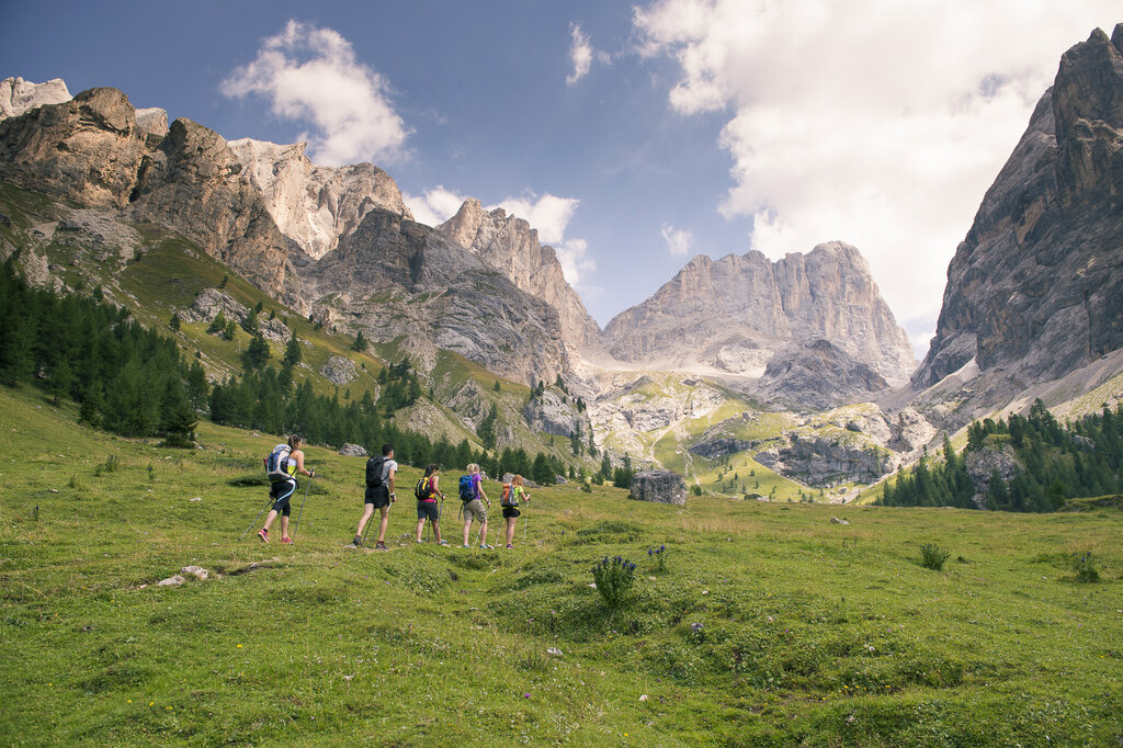 Trekking estivo in Val Contrin in Val di Fassa