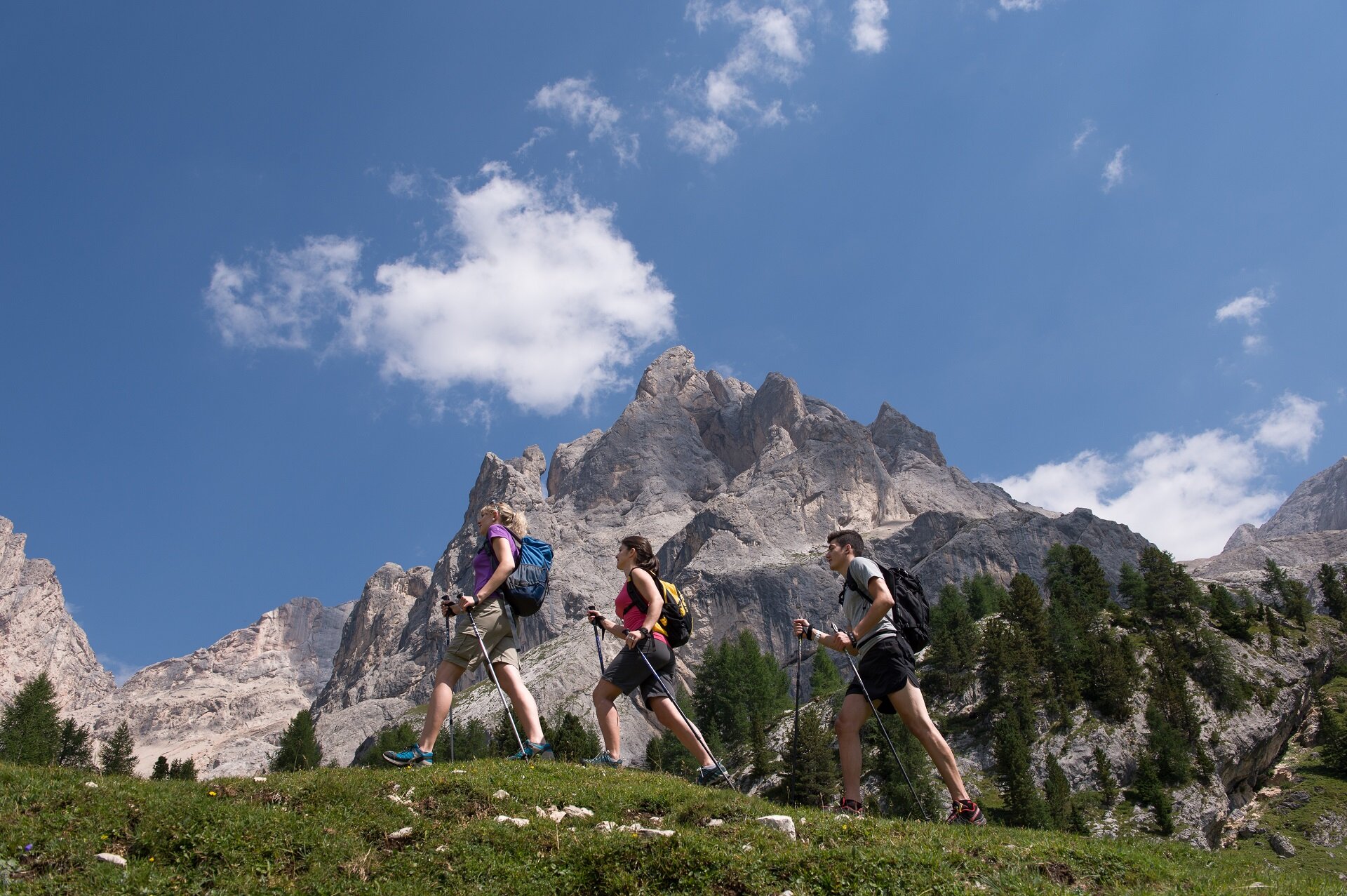 Persone  che fanno un trekking in Val Contrin in Val di Fassa | © Mattia Rizzi - Archivio Immagini ApT Val di Fassa