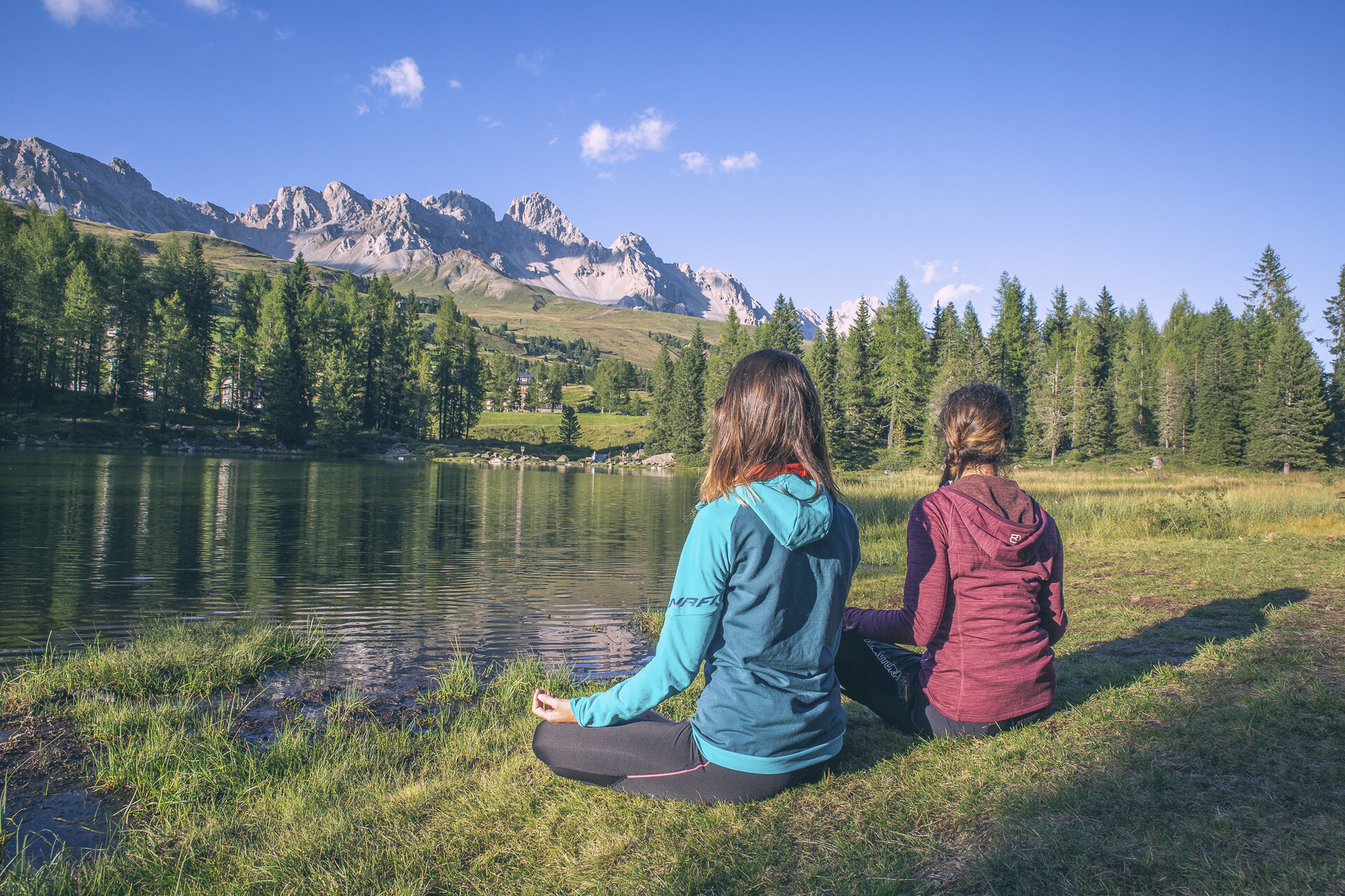 Yoga al lago di San Pellegrino, benessere nella natura | © Patricia Ramirez  - Archivio Immagini ApT Val di Fassa