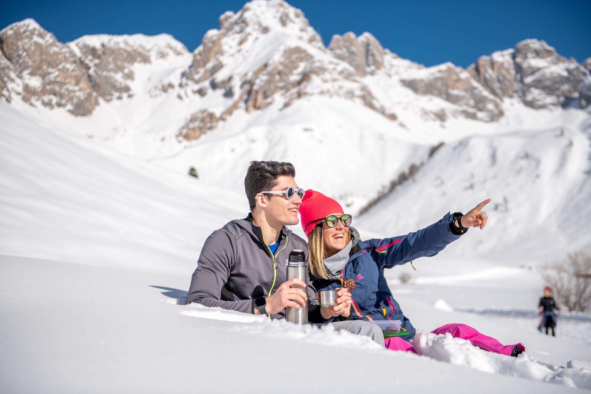 Coppia sulla neve nella conca del Fuciade | © Mattia Rizzi  - Archivio Immagini ApT Val di Fassa