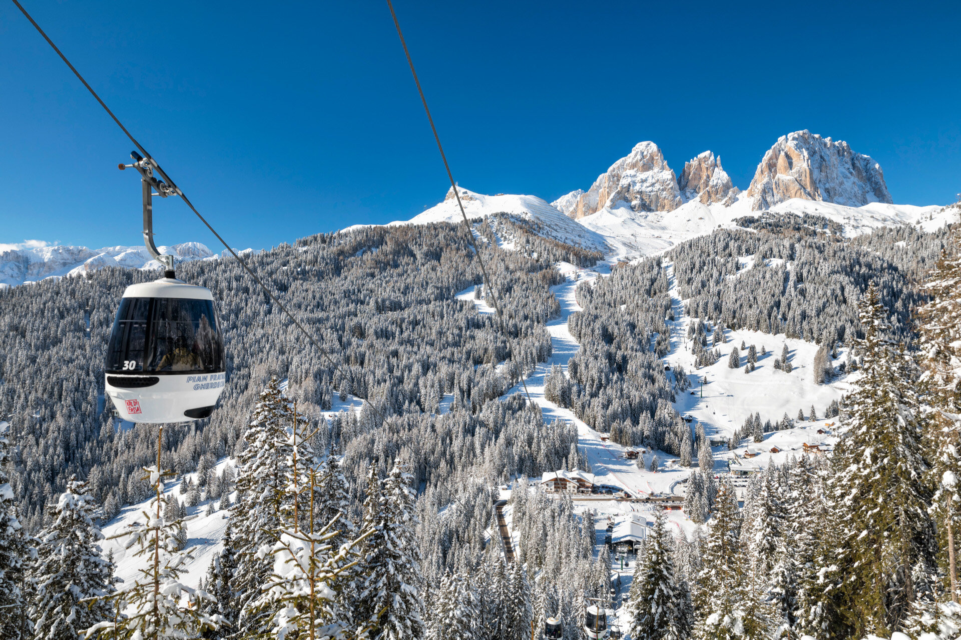 Cabinovia a Pian de Frataces in Val di Fassa | © Nicolò Miana - Archivio Immagini ApT Val di Fassa