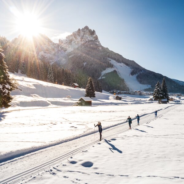 Persone che praticano sci di fondo sulla pista Ciancoal a Pozza di Fassa | ©  Gaia Panozzo - Archivio Marcialonga