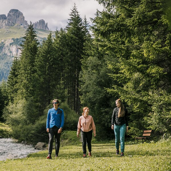 Passeggiata lungo il fiume Avisio ad Alba di Canazei in Val di Fassa | © Federico Modica - Archivio Immagini ApT Val di Fassa