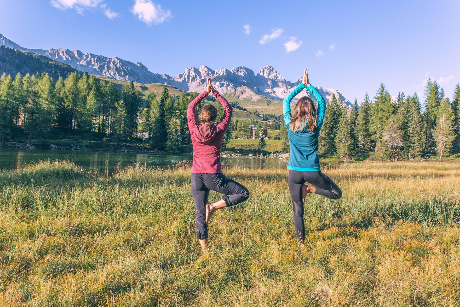 Yoga davanti al lago di San Pellegrino in Val di Fassa | © Fulvio Maiani Coolpixel - Archivio Immagini APT Val di Fassa