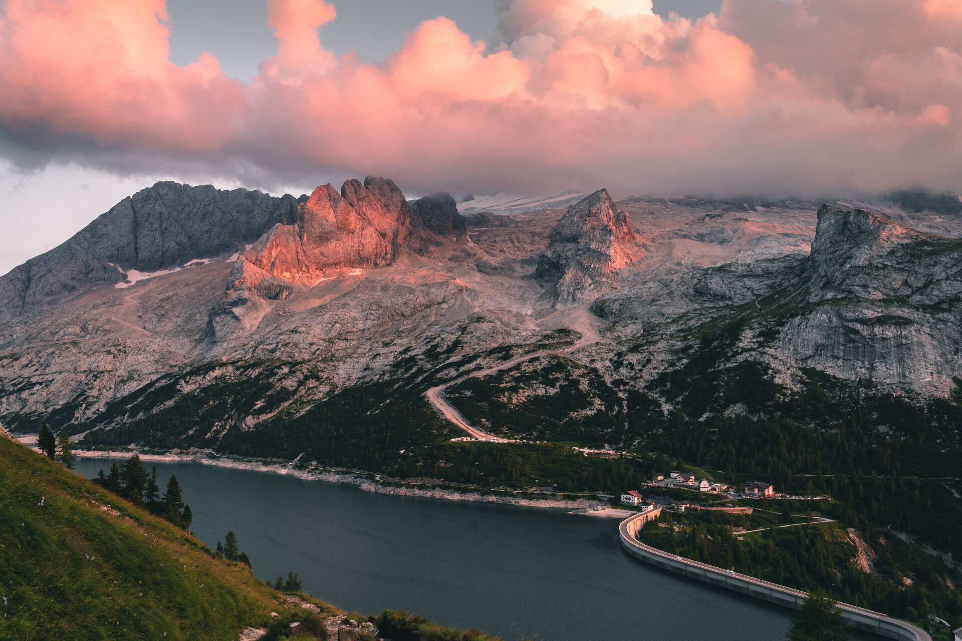 Tramonto al lago di Fedaia in Val di Fassa | © Patricia Ramirez - Archivio Immagini ApT Val di Fassa