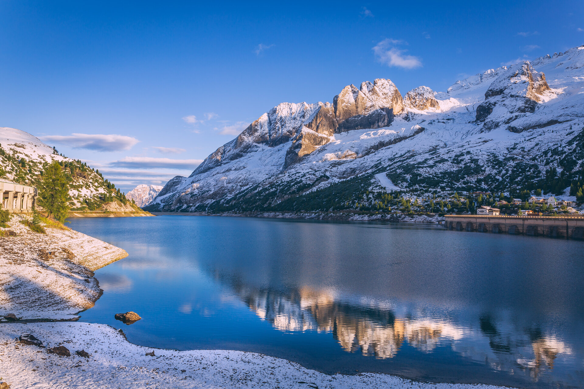 Lago di Fedaia ai piedi della Marmolada | © Patricia Ramirez  - Archivio Immagini ApT Val di Fassa