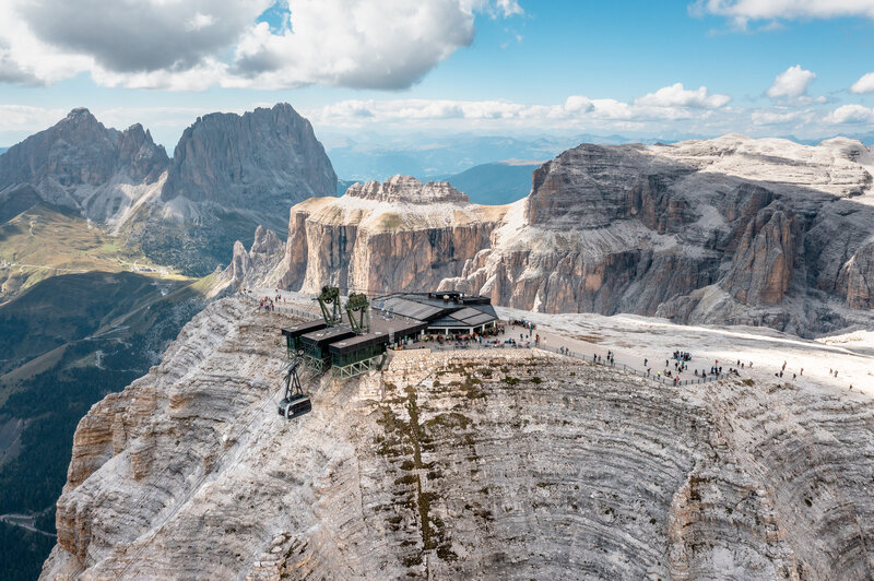 Punto panoramico al Sass Pordoi in Val di Fassa | © Andrea Costa Sitc -Archivio Immagini ApT Val di Fassa