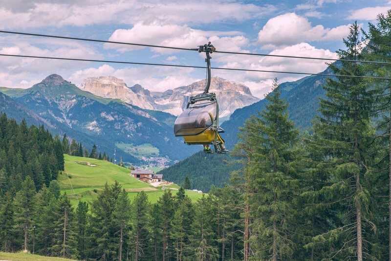 Impianti di risalita in estate in Val di Fassa | © Patricia Ramirez  - Archivio Immagini ApT Val di Fassa