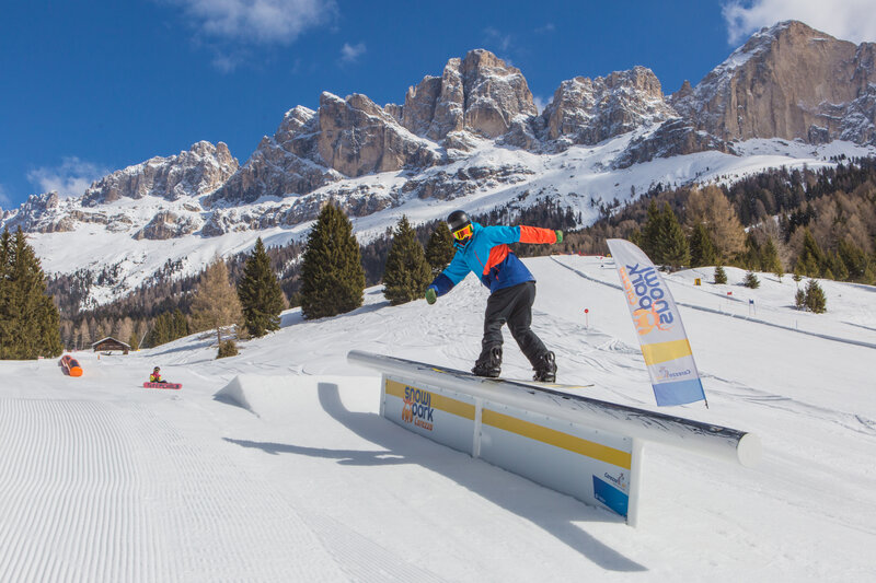 Snowpark Carezza Snowboarder Slide Rosengarten 15