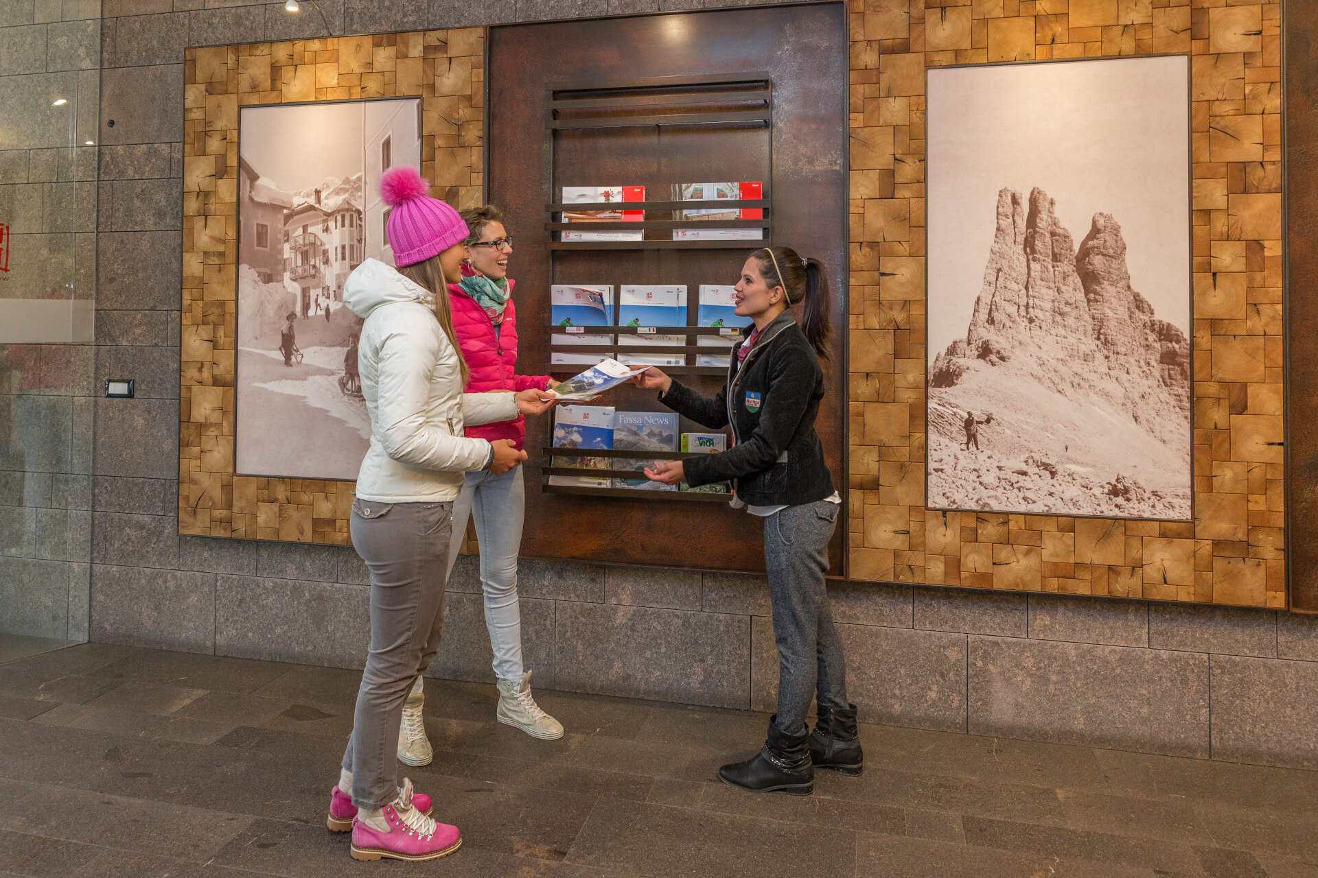 Ufficio Turistico dell'ApT Val di Fassa | © Patricia Ramirez  - Archivio Immagini ApT Val di Fassa