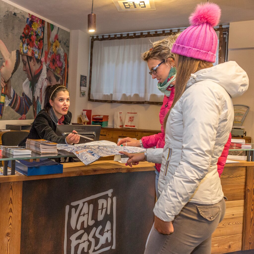Ufficio Turistico di ApT Val di Fassa | © Patricia Ramirez  - Archivio Immagini ApT Val di Fassa