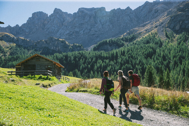 Val Di Fassa: Vivi Il Benessere Nella Natura Autunnale Con Esperienze, Incontri E Spettacoli Imperdibili
