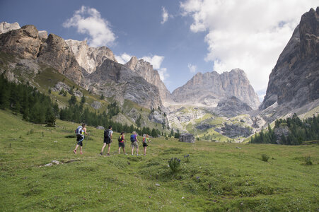 Trekking estivo in Val Contrin in Val di Fassa