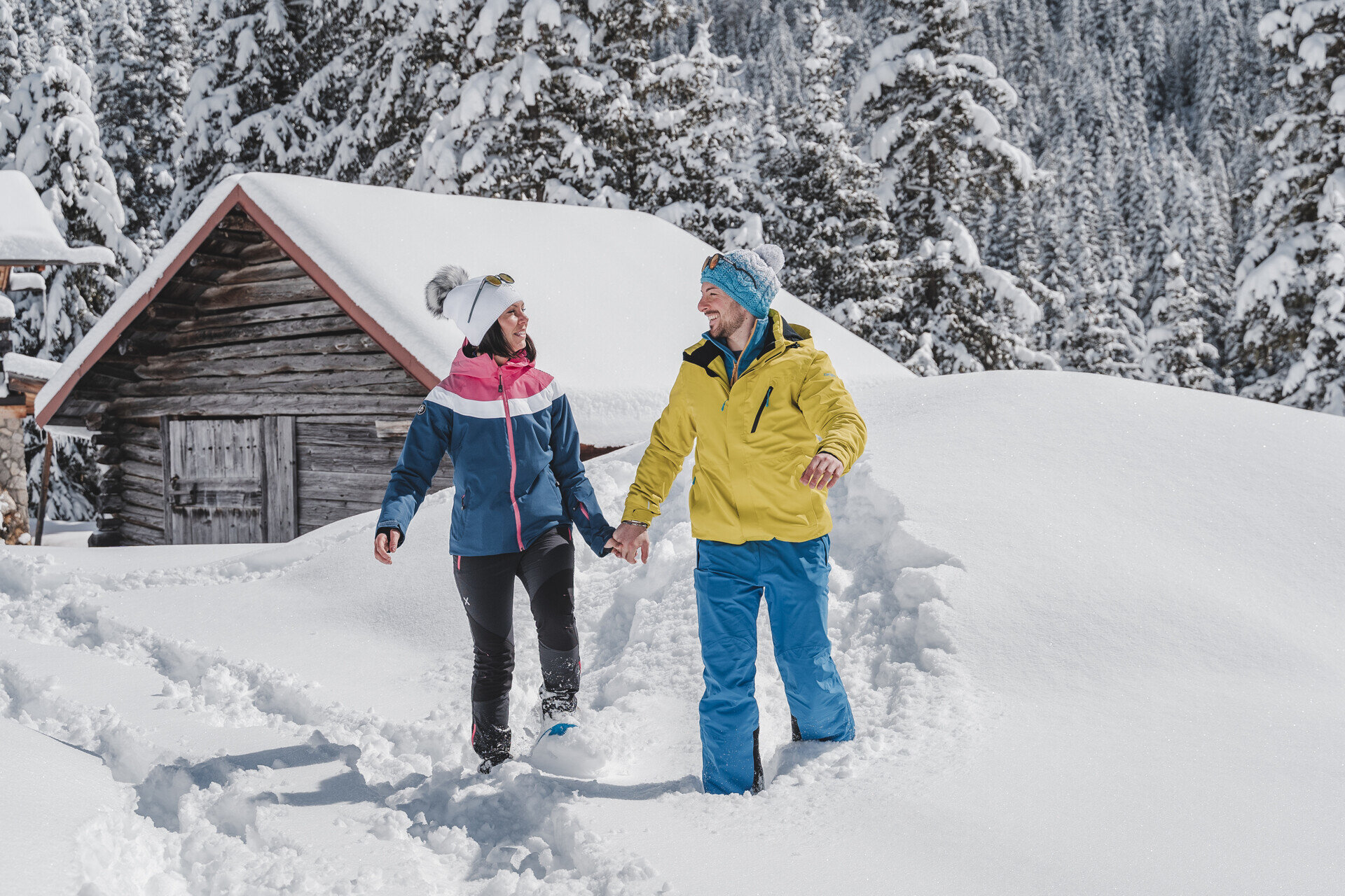 Passeggiata con le ciaspole in Val di Fassa | © Patricia Ramirez - Archivio Immagini ApT Val di Fassa