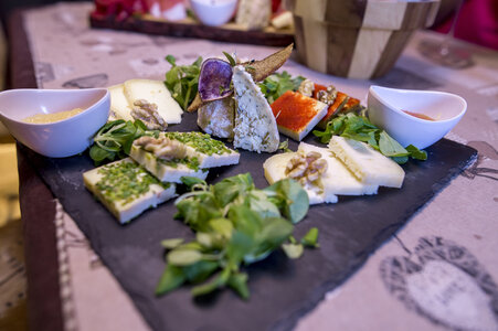 Tagliere di formaggi in Val di Fassa