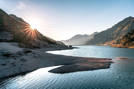 Lago di Fedaia al tramonto