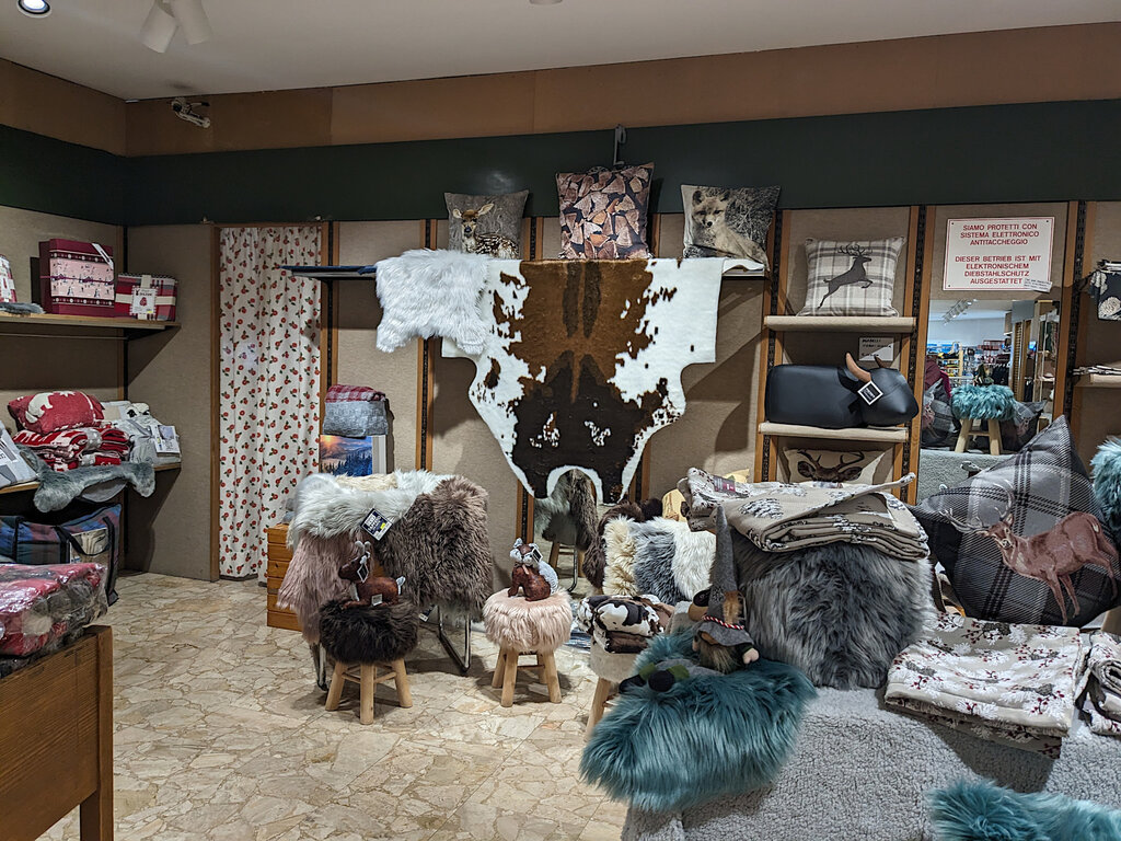 Content Dam Org 3 Images Full Rights Shopping Famiglia Cooperativa Canazei Famiglia Cooperativa Canazei Reparto Casalinghi Archivio Apt Val Di Fassa Dlorenz 03