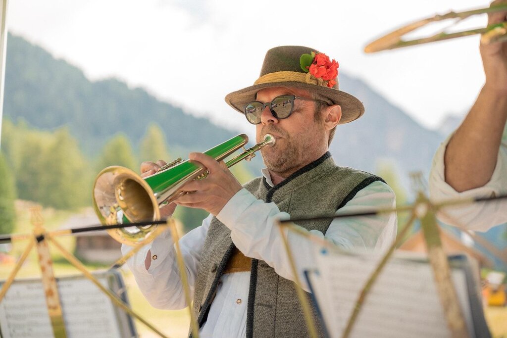 Images Trn 1 Ca56bb18 51bb 4d73 Aca7 1a397393da22 99 Image