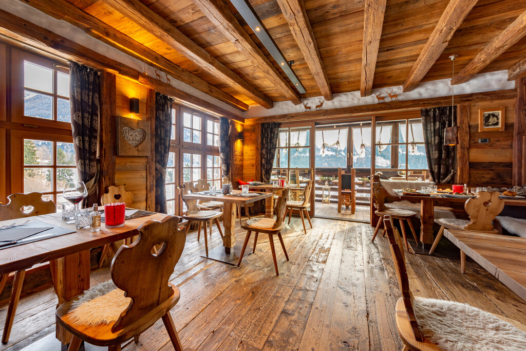 Content Dam Org 3 Images Full Rights Gusto Ristorante Bar Malga Roncac Archivio Malga Roncac Moena 11