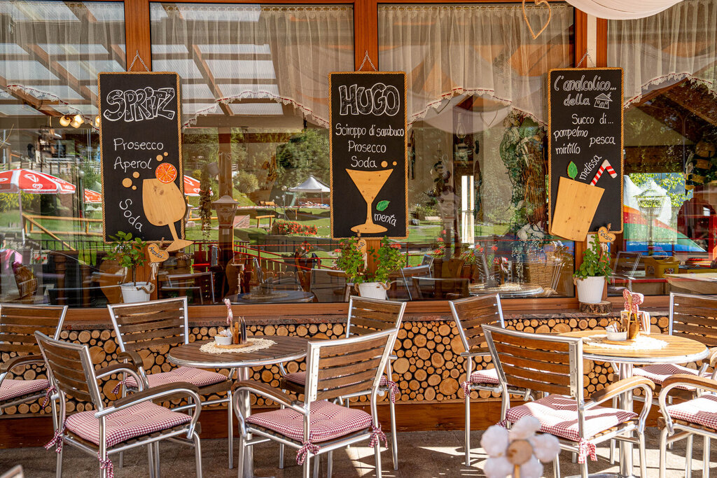 Content Dam Org 3 Images Full Rights Gusto Bar Stube Minigolf Panorama Minigolf Panorama Pozza Archivio Apt Val Di Fassa Mattiarizzi 20230819 Mr306808