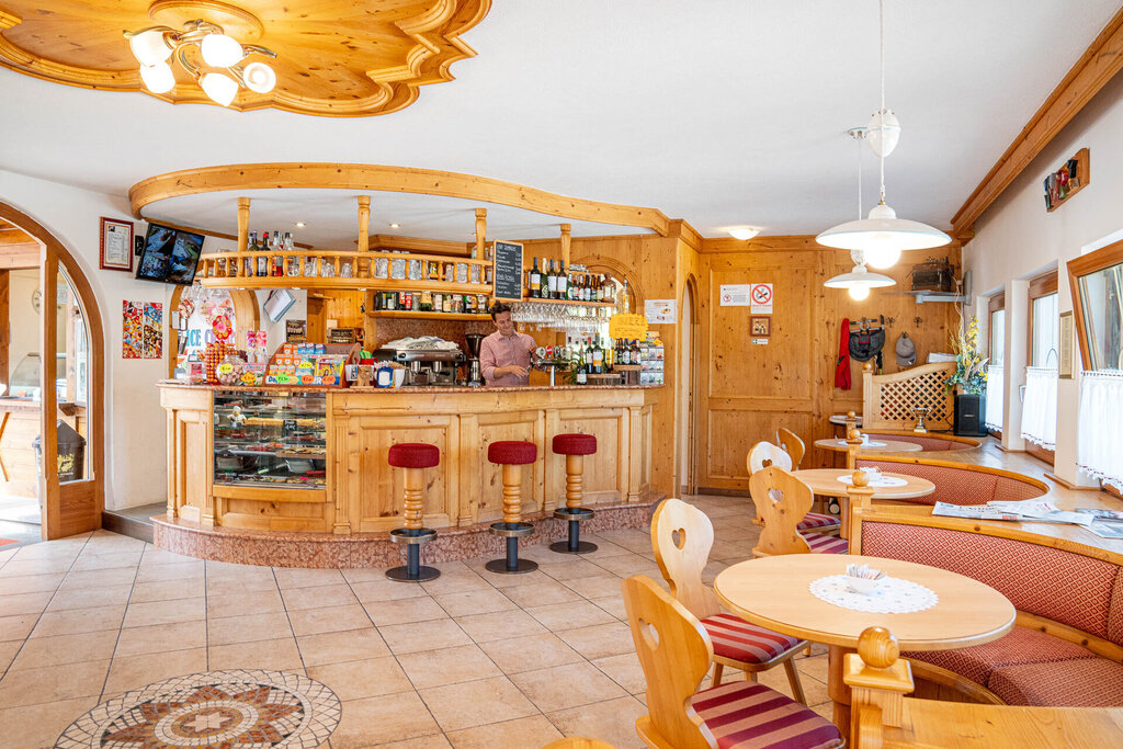 Content Dam Org 3 Images Full Rights Gusto Bar Stube Minigolf Panorama Minigolf Panorama Pozza Archivio Apt Val Di Fassa Mattiarizzi 20230819 Mr307125