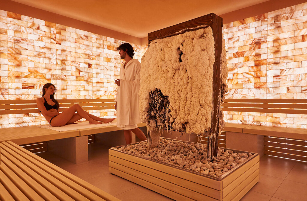 Content Dam Org 3 Images Full Rights Wellness Qc Terme Dolomiti Archivio Qc Terme Dolomiti Stanza Grotta Del Sale