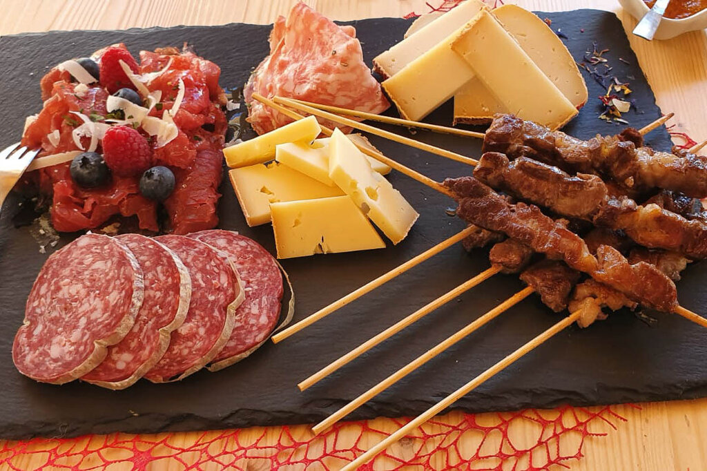 Content Dam Org 3 Images Full Rights Gusto Rifugio Micheluzzi Archivio Apt Val Di Fassa Mrizzi Rifugio Micheluzzi Campitello Est5