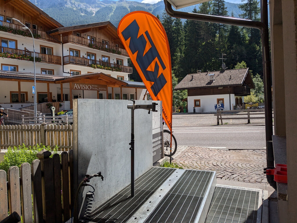 Content Dam Org 3 Images Full Rights Servizi Noleggi Sci E Snowboard Ski E Bike Giuliani Ski E Bike Giuliani Soraga Archivio Apt Val Di Fassa Dlorenz 0470