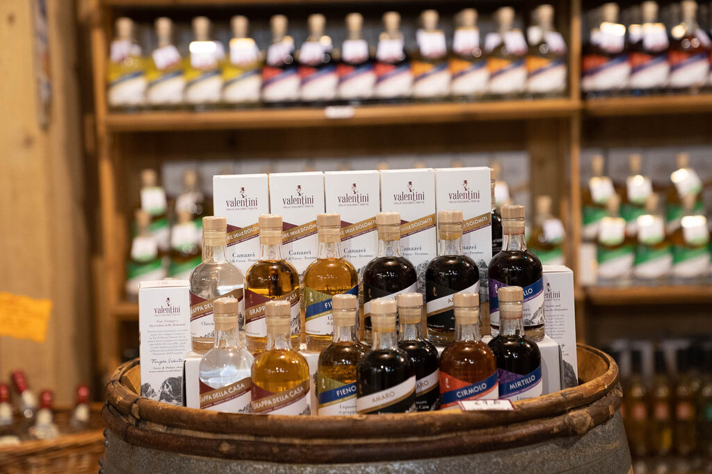 Content Dam Org 3 Images Full Rights Shopping Valentini Prodotti Tipici Valentini Prodotti Tipici Canazei Archivio Apt Val Di Fassa Mrizzi 04