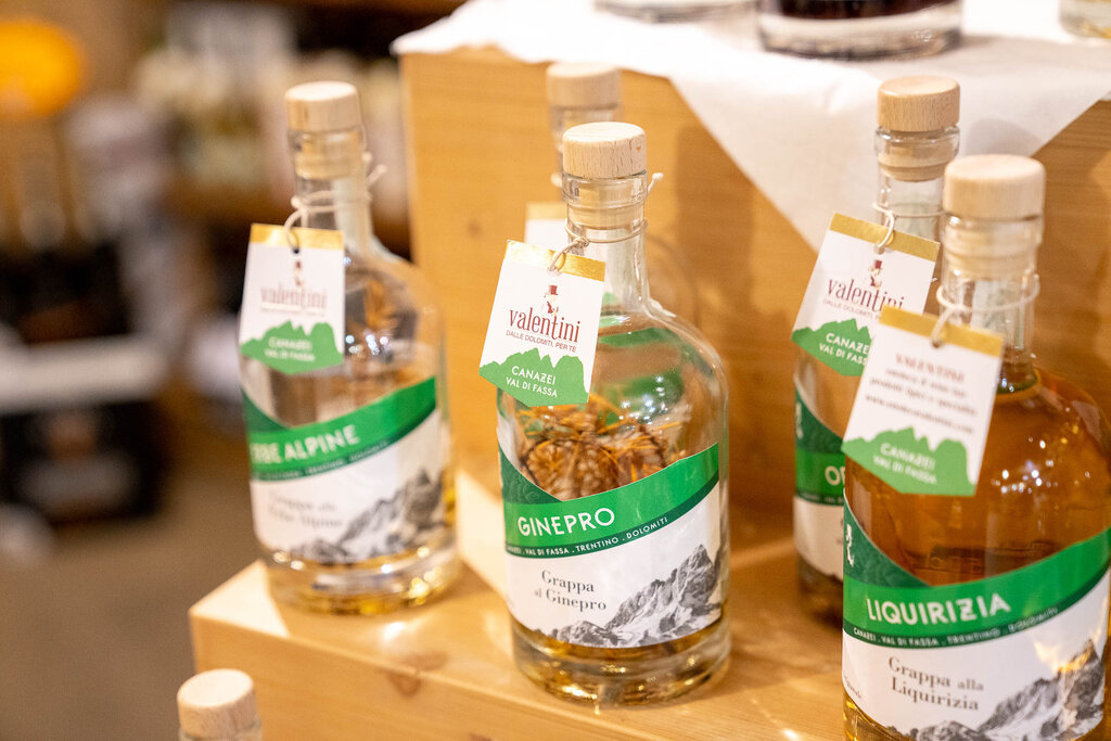 Content Dam Org 3 Images Full Rights Shopping Valentini Prodotti Tipici Valentini Prodotti Tipici Canazei Archivio Apt Val Di Fassa Mrizzi 05