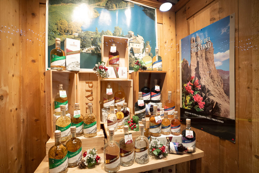 Content Dam Org 3 Images Full Rights Shopping Valentini Prodotti Tipici Valentini Prodotti Tipici Canazei Archivio Apt Val Di Fassa Mrizzi 07