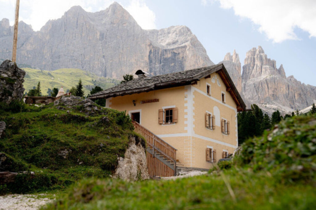 Media Catalog Product B I Big Ticket Image 6863abf1b9313368929838 Cropped600 400