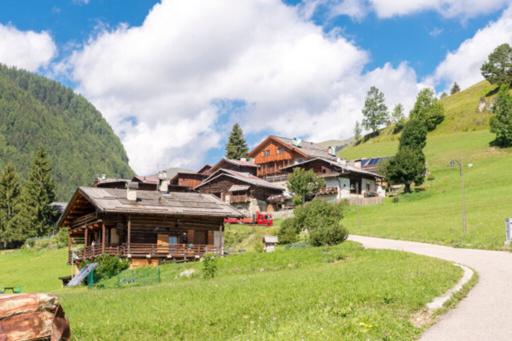 Media Catalog Product B I Big Ticket Image 6808df9a3d171373269613 Cropped600 400