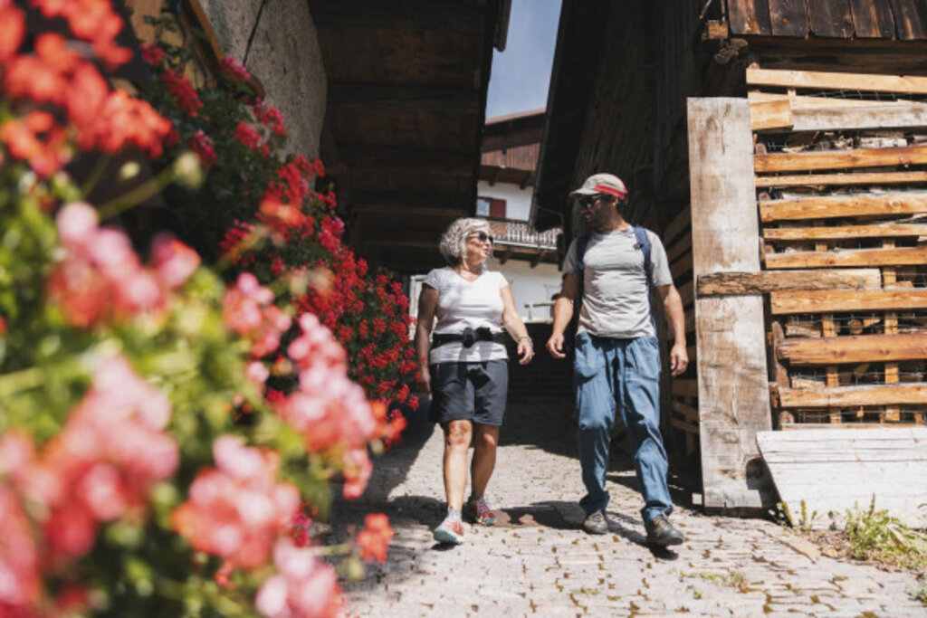 Media Catalog Product B I Big Ticket Image 6808e253118e3696579190 Cropped600 400