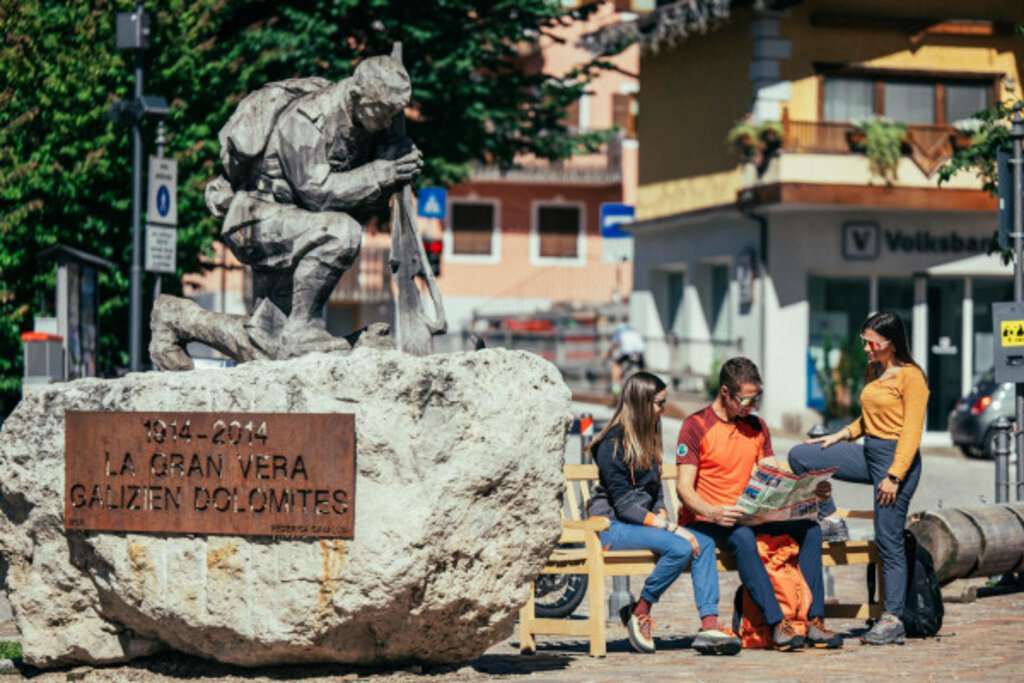 Media Catalog Product B I Big Ticket Image 69babfc6e9a0e986626933 Cropped600 400