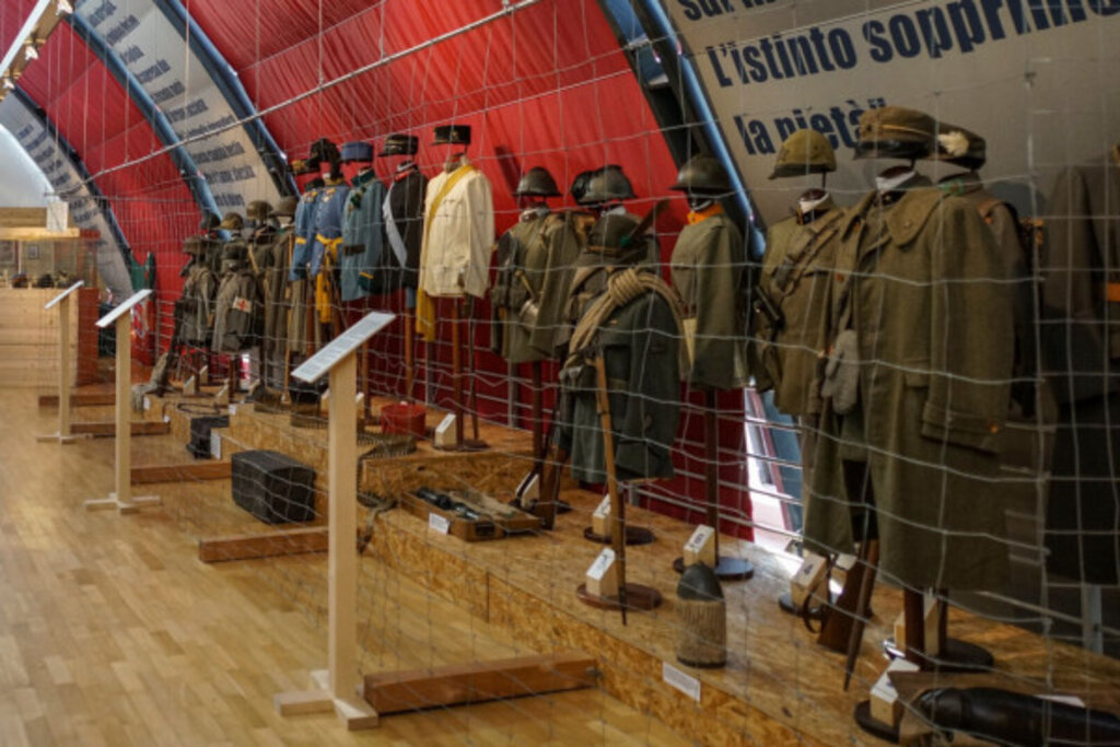 Media Catalog Product B I Big Ticket Image 6808bd8660b88883193922 Cropped600 400