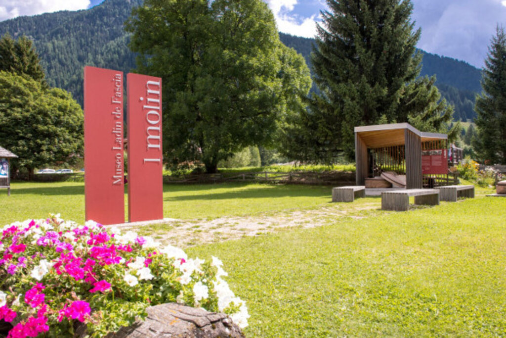 Media Catalog Product B I Big Ticket Image 6808d7540fb5c385128092 Cropped600 400