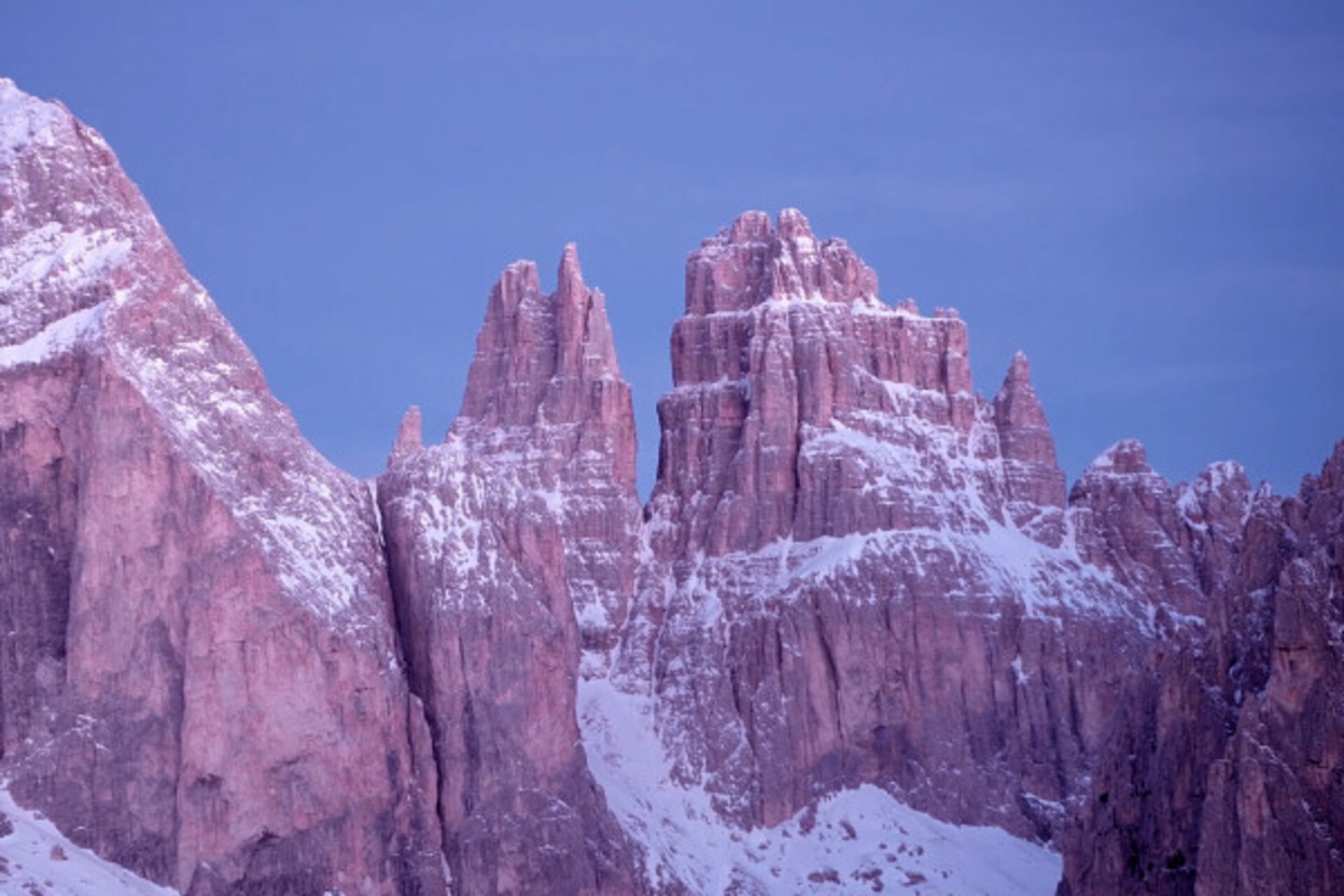 Trentino Ski Sunrise: skiing at dawn at Rosengarten