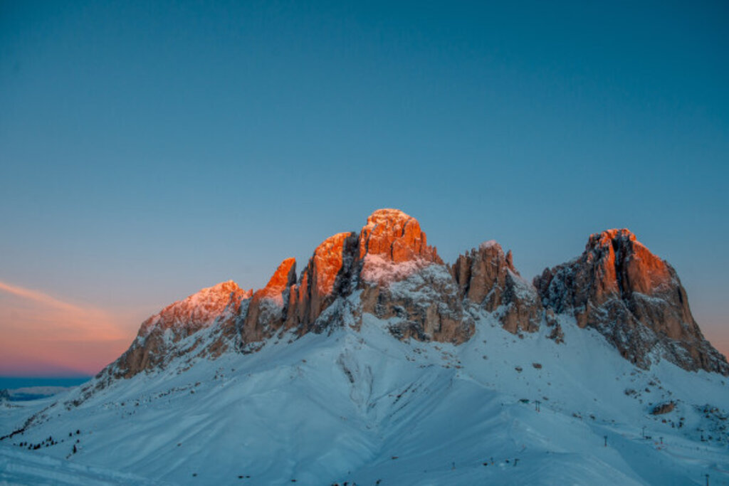 Trentino Ski Sunrise: skiing at dawn at Col Rodella