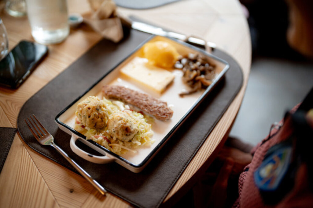 Media Catalog Product B I Big Ticket Image 69bab7a8d956c095730765 Cropped600 400