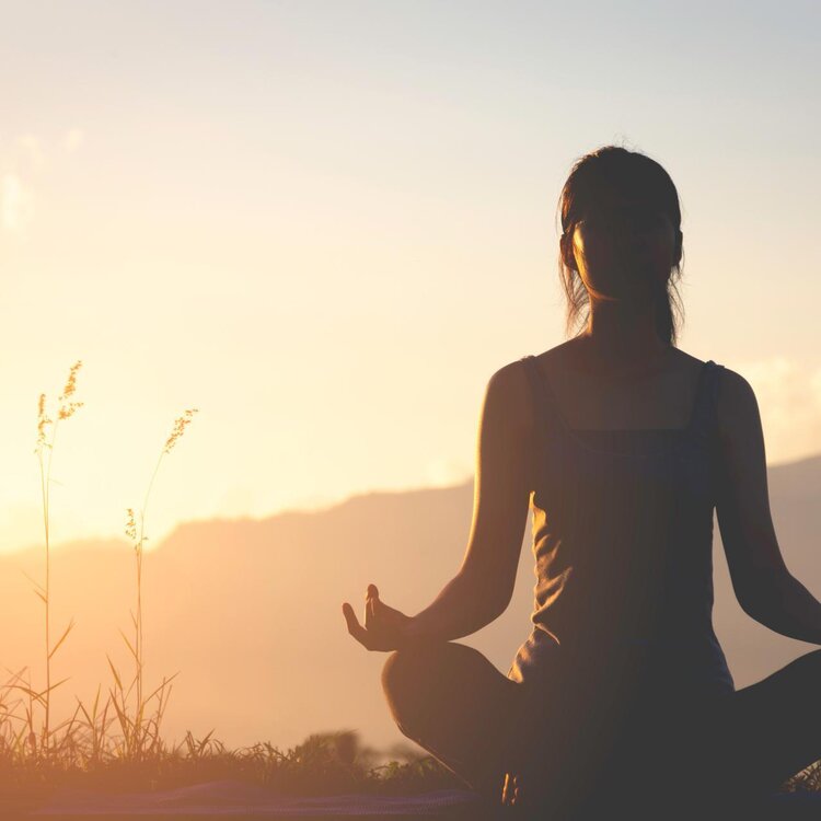 Yoga all'alba