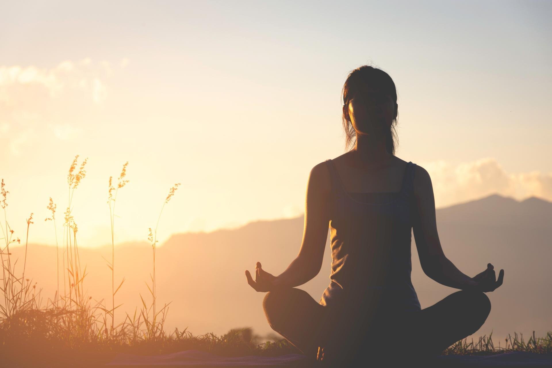 Yoga all'alba