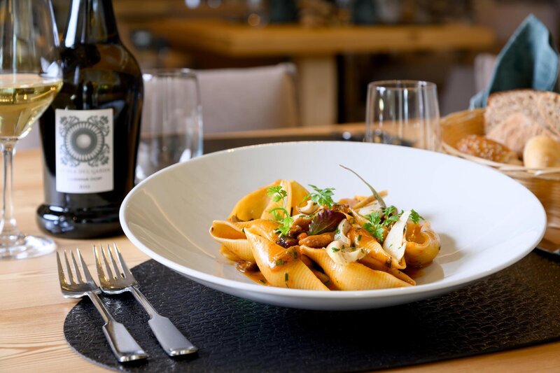 Conchiglioni di Kamut con porcini e selvaggina