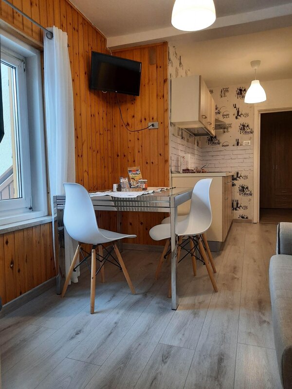 Dining area table
