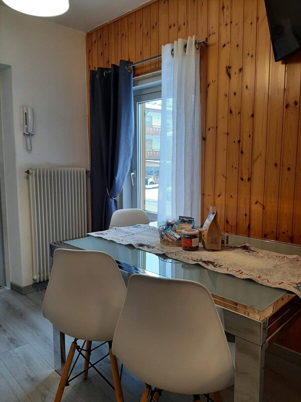 Kitchen table