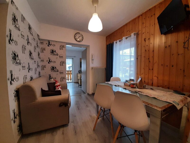 Dining area / living room
