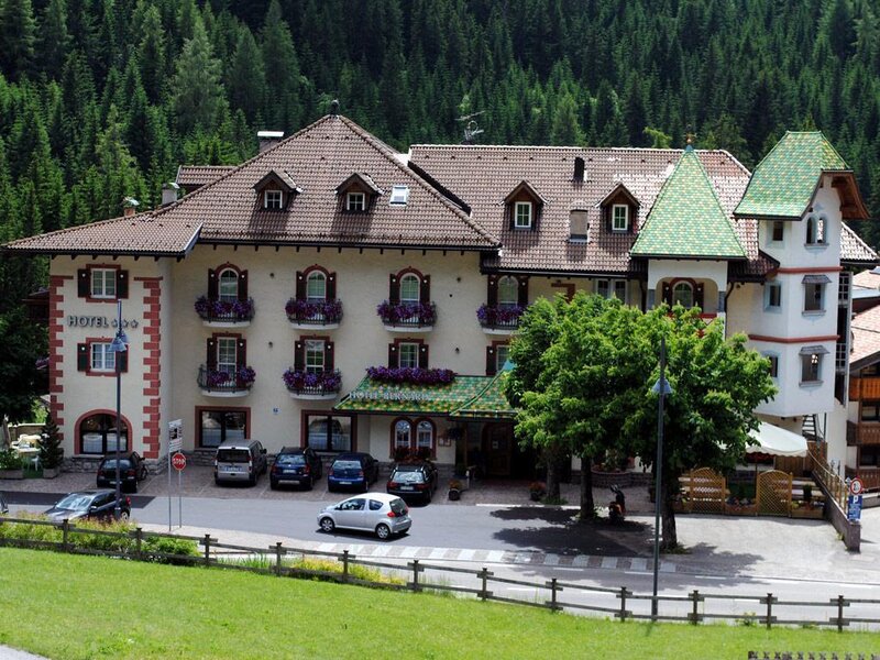 Hotel Bernard - Canazei - Fassatal