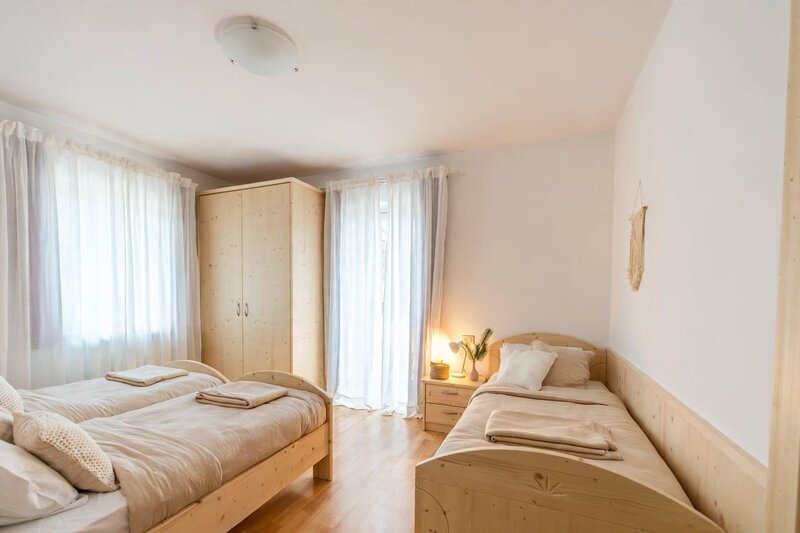 modern_alpine_bedroom